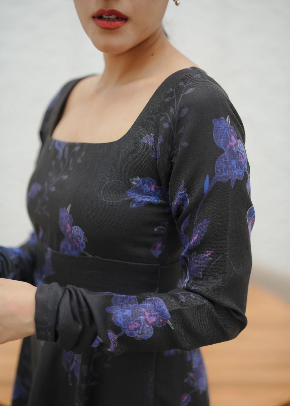 Linen Black Iris